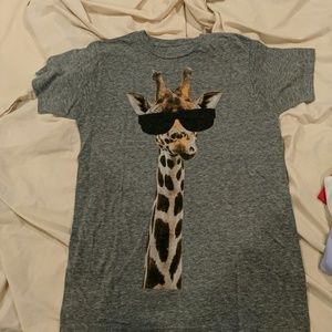 Giraffe graphic tee